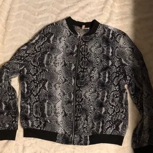 Philosophy large black white snake print